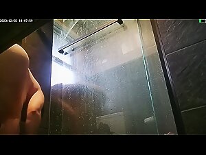Mom hidden bath her Cousin captured